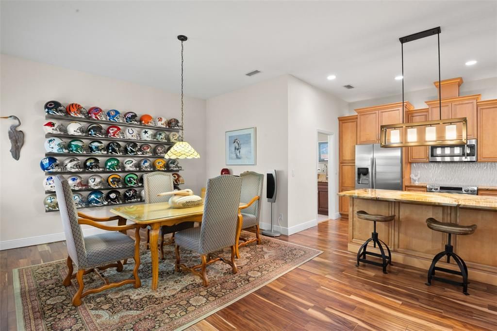 待售: $699,000 (3 贝兹, 2 浴室, 2401 平方英尺)