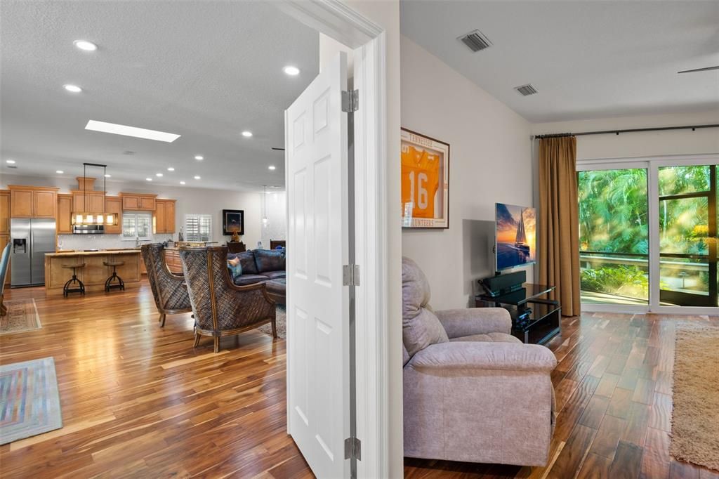 待售: $699,000 (3 贝兹, 2 浴室, 2401 平方英尺)