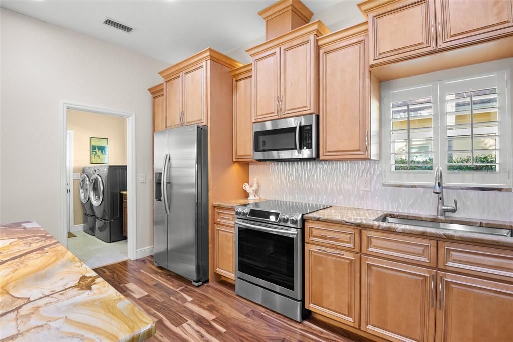 待售: $699,000 (3 贝兹, 2 浴室, 2401 平方英尺)