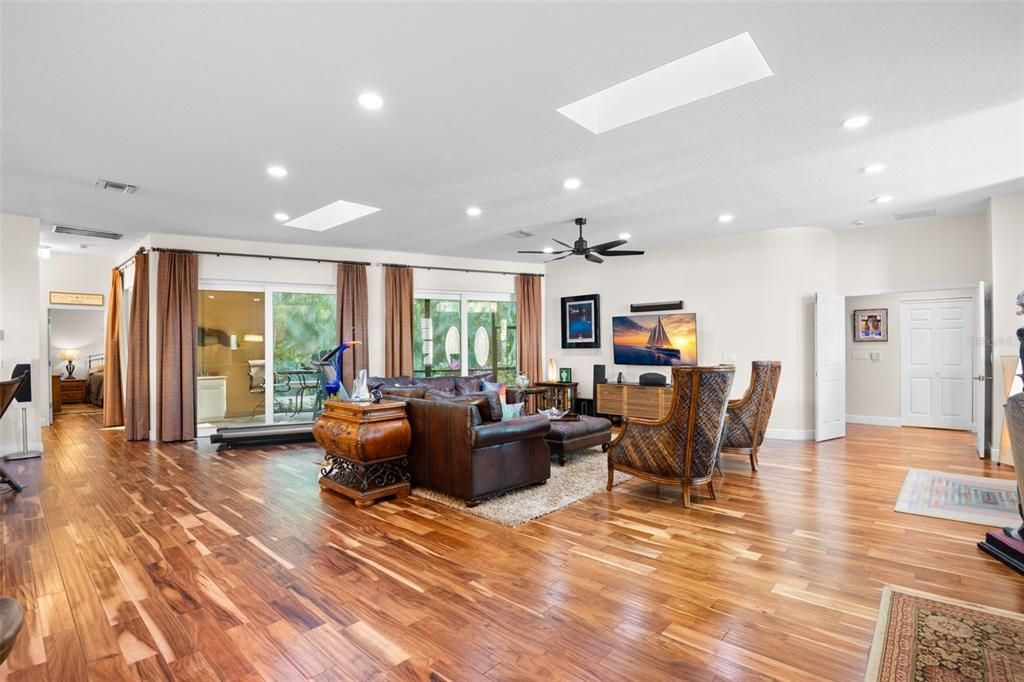 待售: $699,000 (3 贝兹, 2 浴室, 2401 平方英尺)