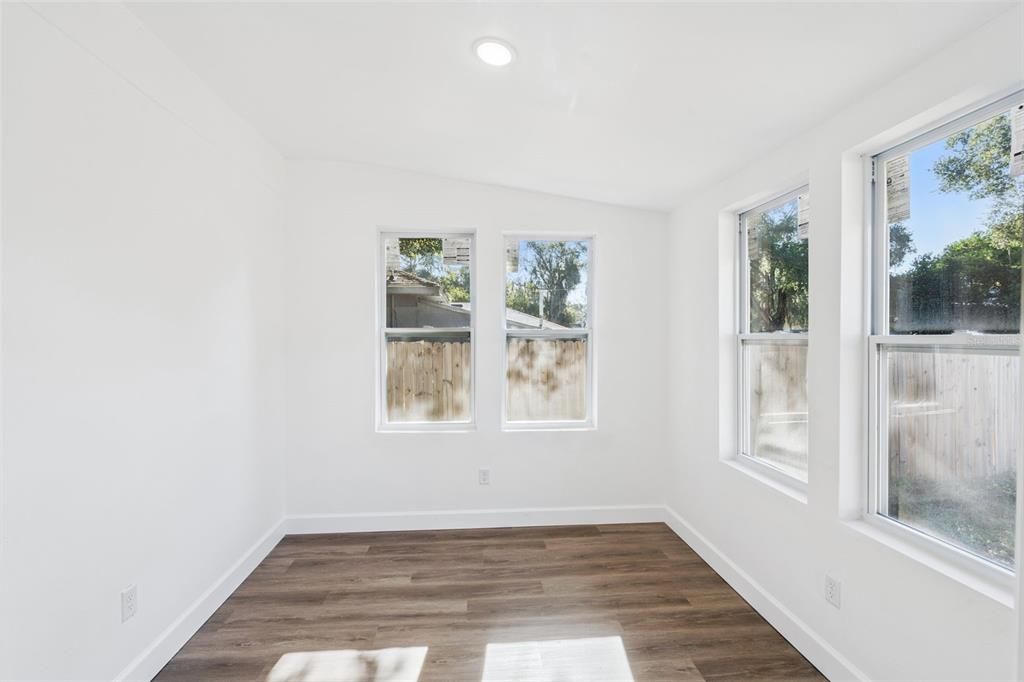 En Venta: $315,000 (3 camas, 1 baños, 1053 Pies cuadrados)