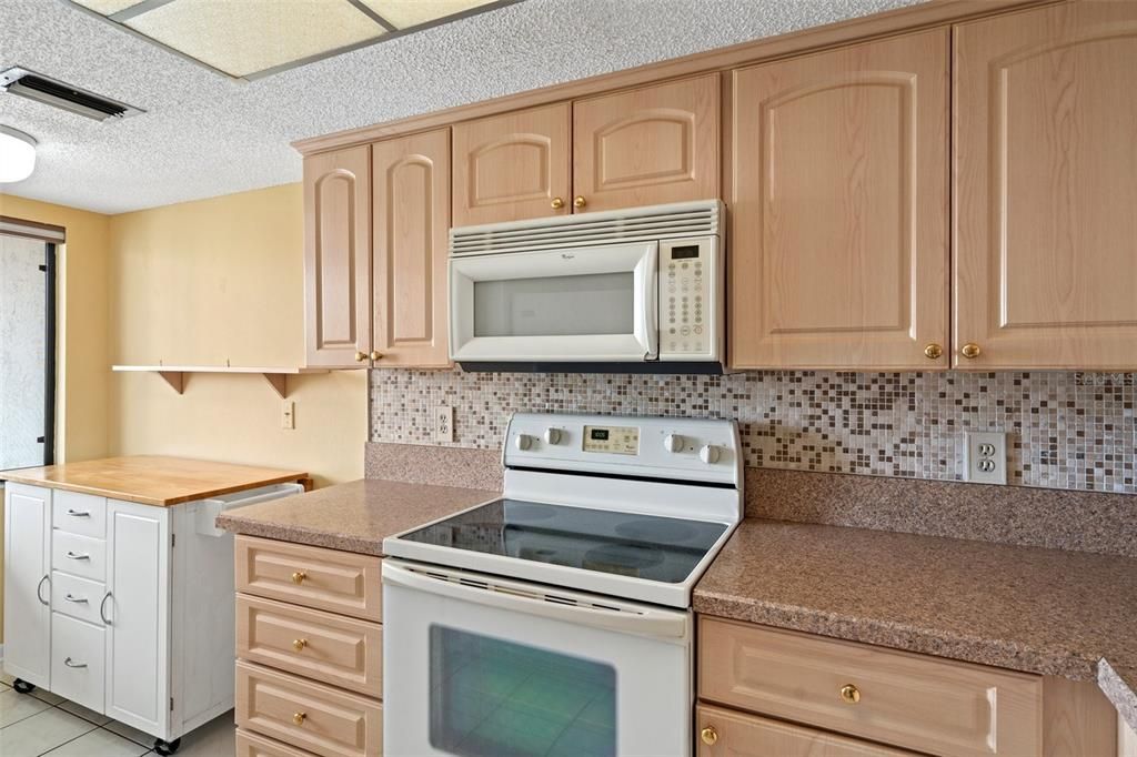 For Rent: $1,950 (2 beds, 2 baths, 1025 Square Feet)