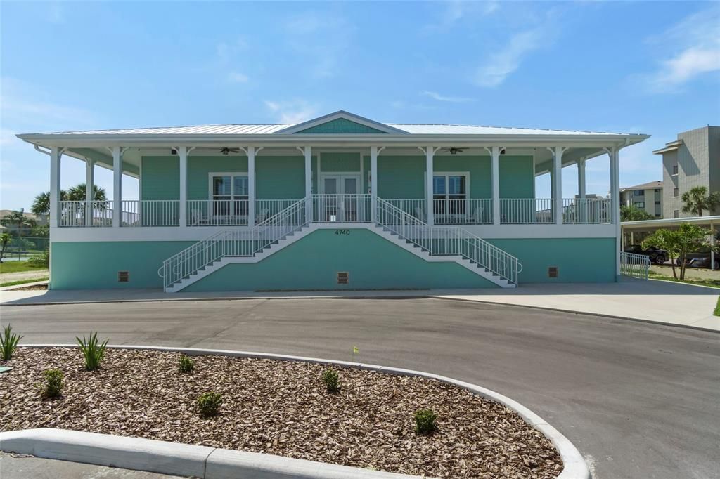 For Rent: $1,950 (2 beds, 2 baths, 1025 Square Feet)