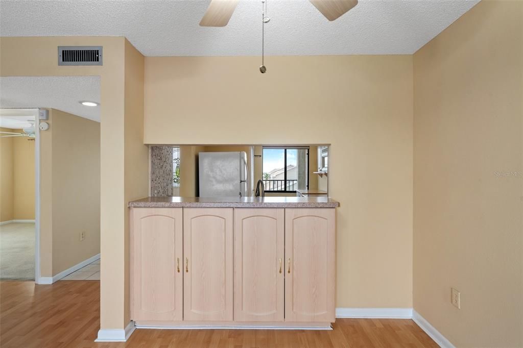 For Rent: $1,950 (2 beds, 2 baths, 1025 Square Feet)