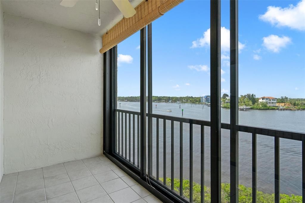 For Rent: $1,950 (2 beds, 2 baths, 1025 Square Feet)