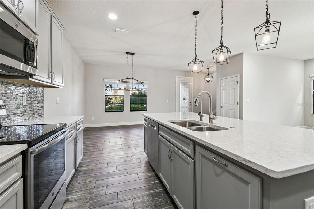 For Sale: $420,000 (4 beds, 3 baths, 2377 Square Feet)