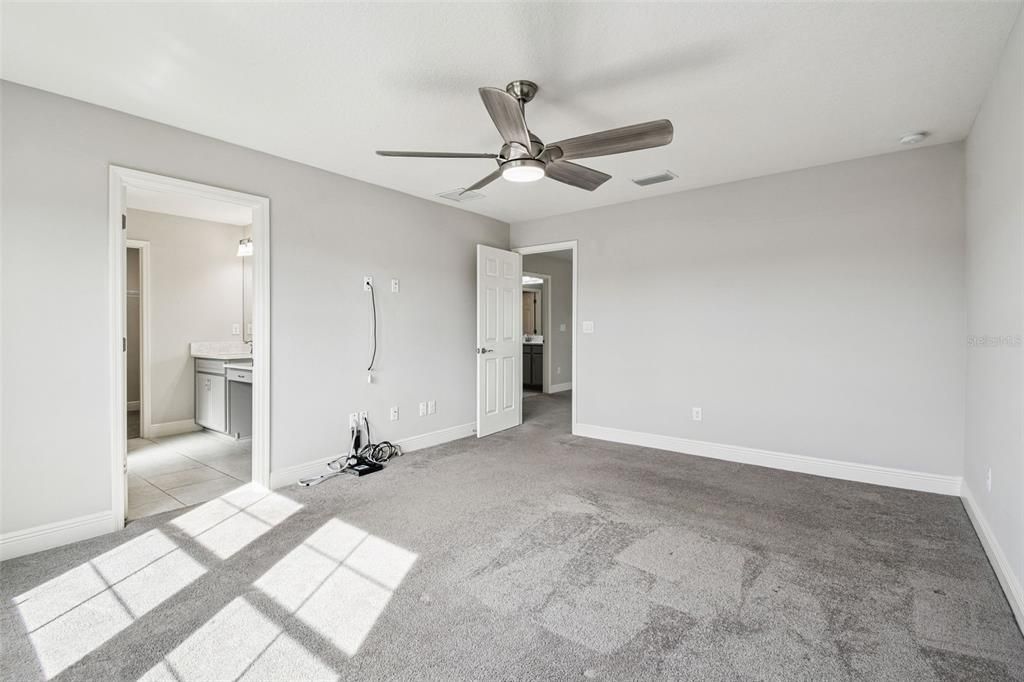 For Sale: $420,000 (4 beds, 3 baths, 2377 Square Feet)