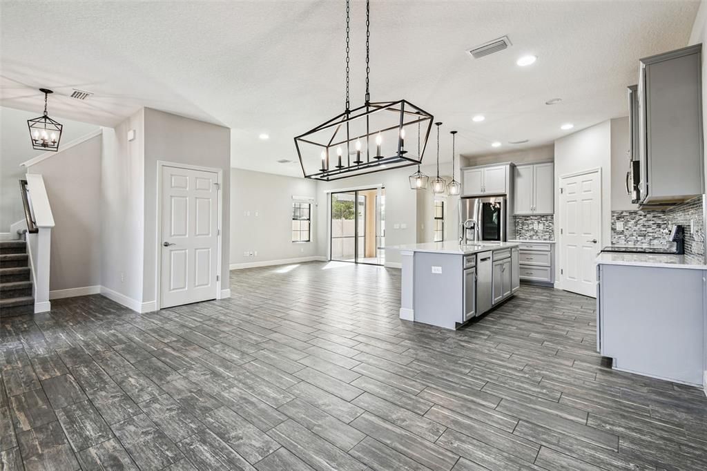 For Sale: $420,000 (4 beds, 3 baths, 2377 Square Feet)