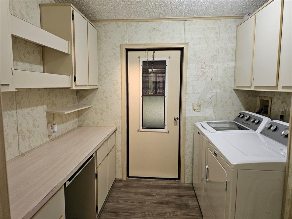 For Sale: $259,900 (2 beds, 2 baths, 1573 Square Feet)