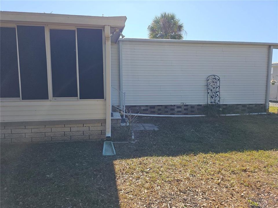 For Sale: $259,900 (2 beds, 2 baths, 1573 Square Feet)