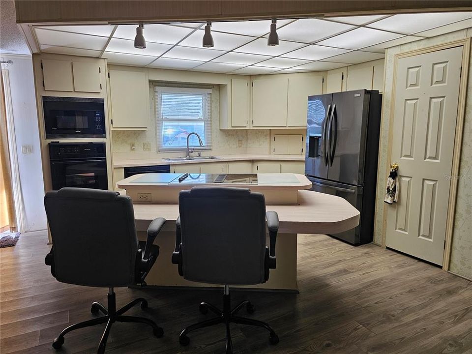 For Sale: $259,900 (2 beds, 2 baths, 1573 Square Feet)