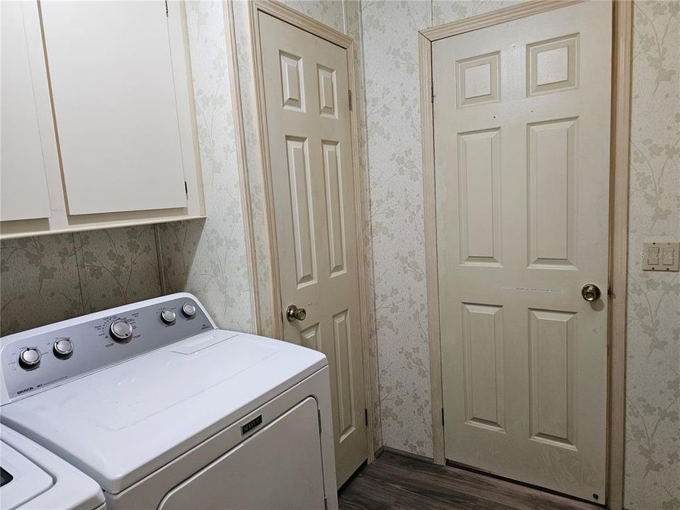 For Sale: $259,900 (2 beds, 2 baths, 1573 Square Feet)