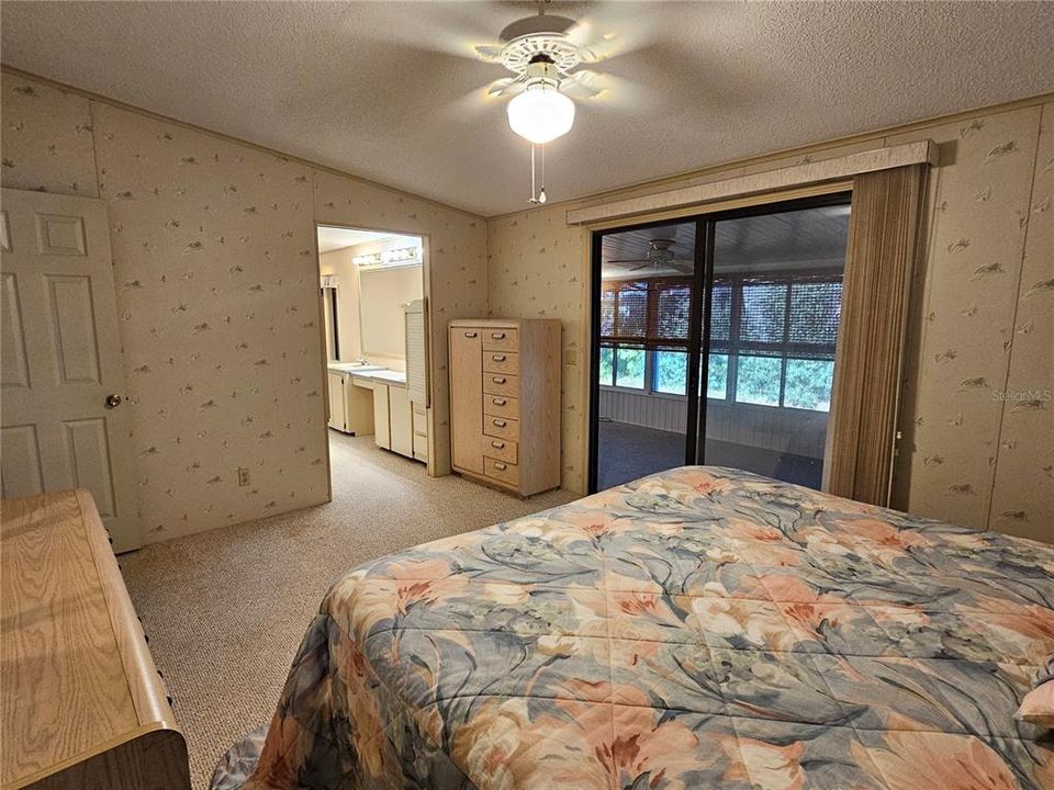 For Sale: $259,900 (2 beds, 2 baths, 1573 Square Feet)