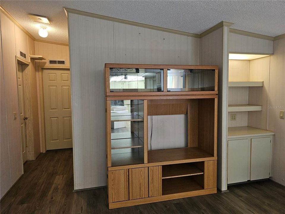 For Sale: $259,900 (2 beds, 2 baths, 1573 Square Feet)