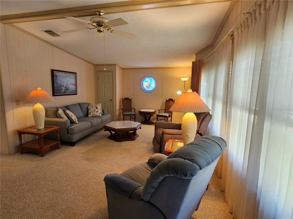 For Sale: $259,900 (2 beds, 2 baths, 1573 Square Feet)