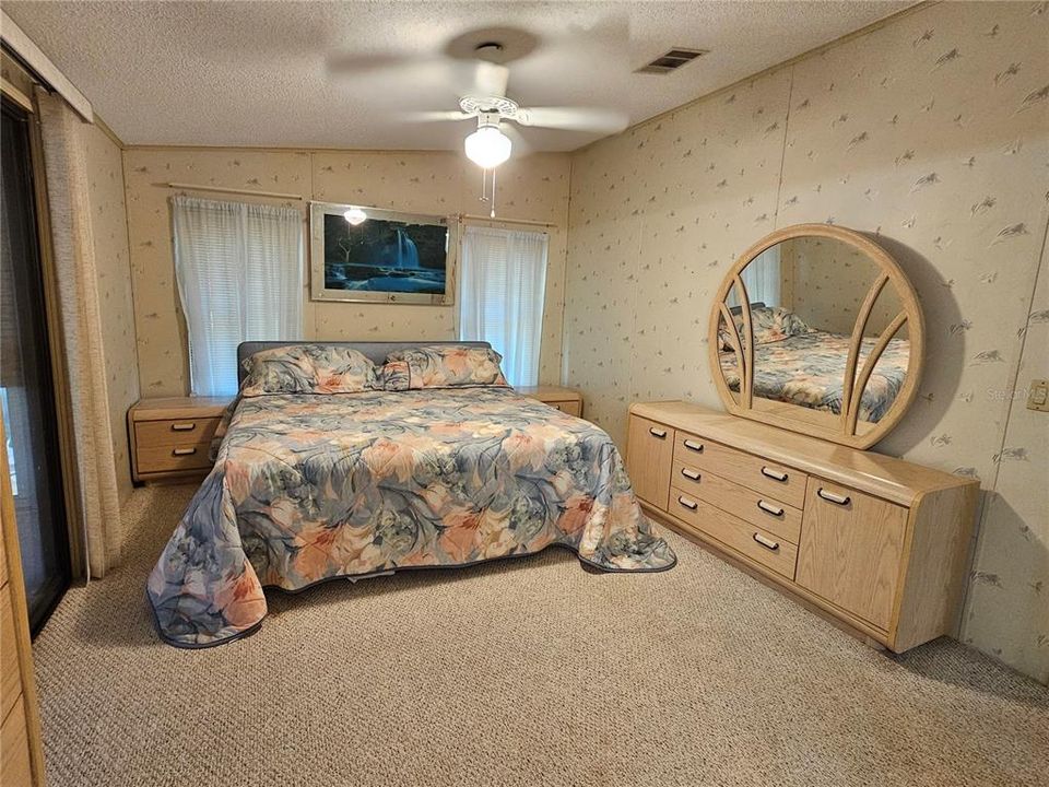 For Sale: $259,900 (2 beds, 2 baths, 1573 Square Feet)