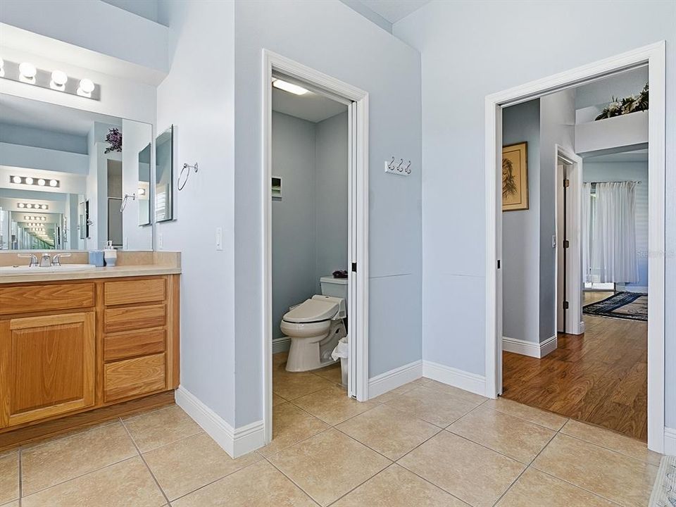 Active With Contract: $725,000 (3 beds, 2 baths, 2460 Square Feet)