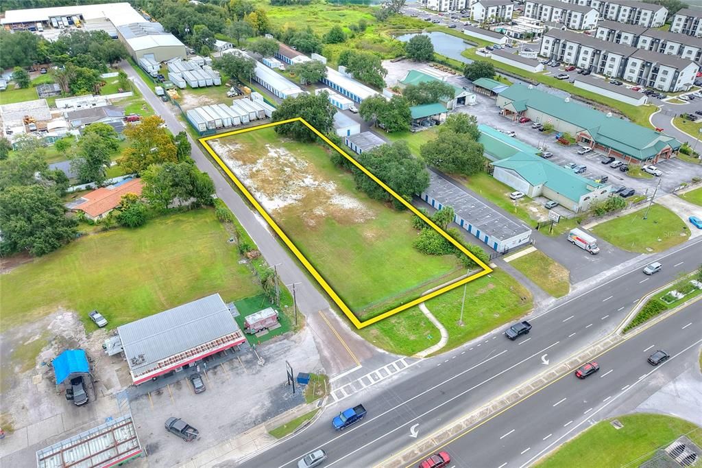 На продажу: $995,000 (1.02 acres)