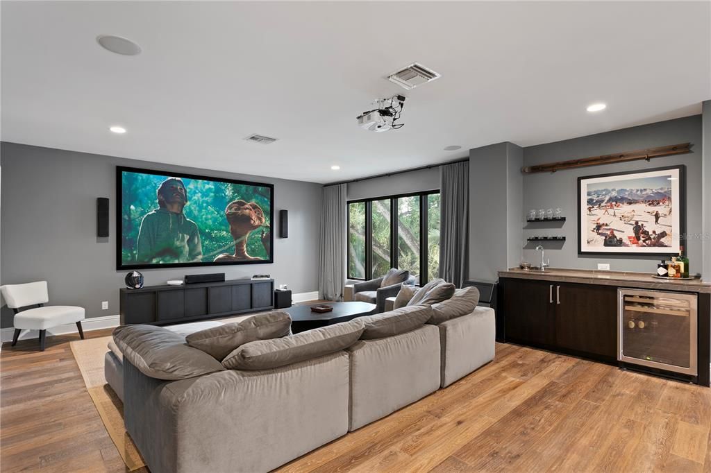 出租: $27,000 (5 贝兹, 5 浴室, 4406 平方英尺)