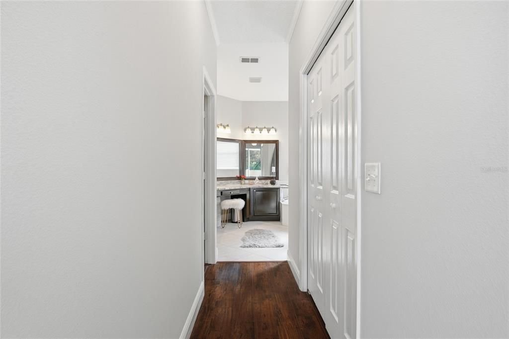 待售: $575,000 (4 贝兹, 2 浴室, 2488 平方英尺)