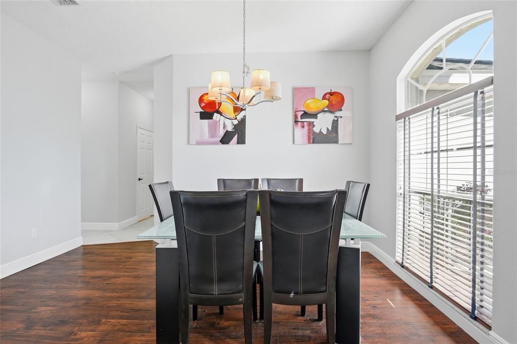 待售: $575,000 (4 贝兹, 2 浴室, 2488 平方英尺)