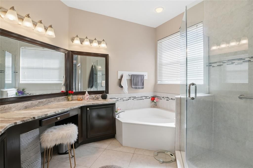 待售: $575,000 (4 贝兹, 2 浴室, 2488 平方英尺)