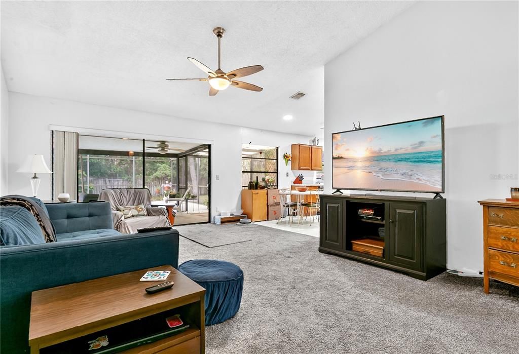 For Sale: $462,500 (3 beds, 2 baths, 1653 Square Feet)