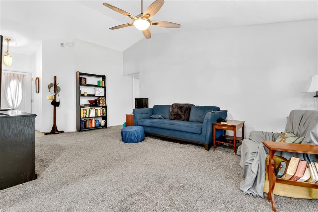 For Sale: $462,500 (3 beds, 2 baths, 1653 Square Feet)