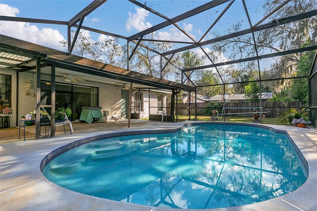 For Sale: $462,500 (3 beds, 2 baths, 1653 Square Feet)