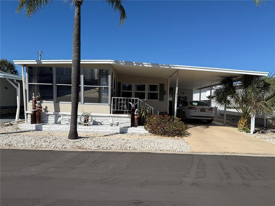 合同活跃: $130,000 (2 贝兹, 2 浴室, 1104 平方英尺)