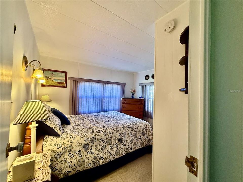 合同活跃: $130,000 (2 贝兹, 2 浴室, 1104 平方英尺)