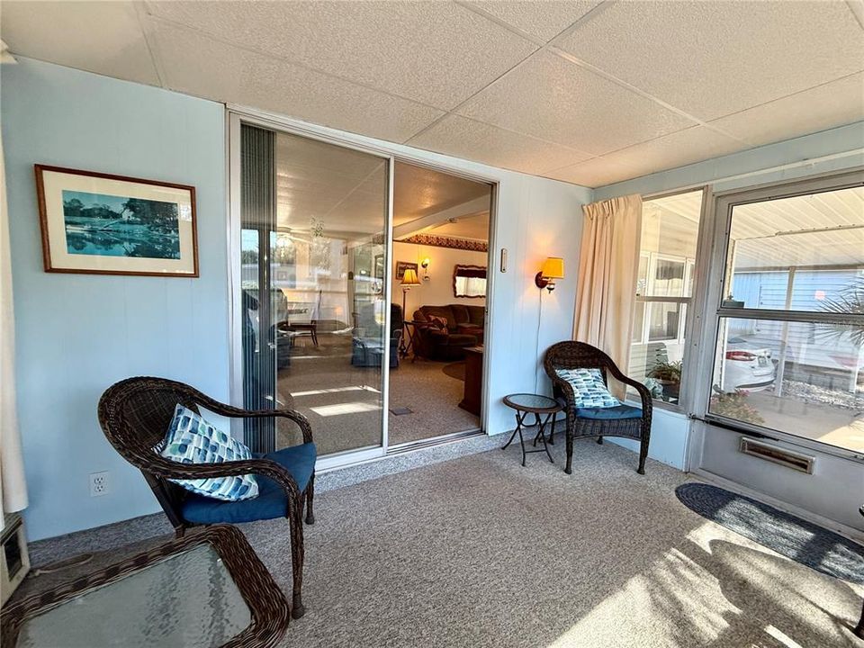 合同活跃: $130,000 (2 贝兹, 2 浴室, 1104 平方英尺)