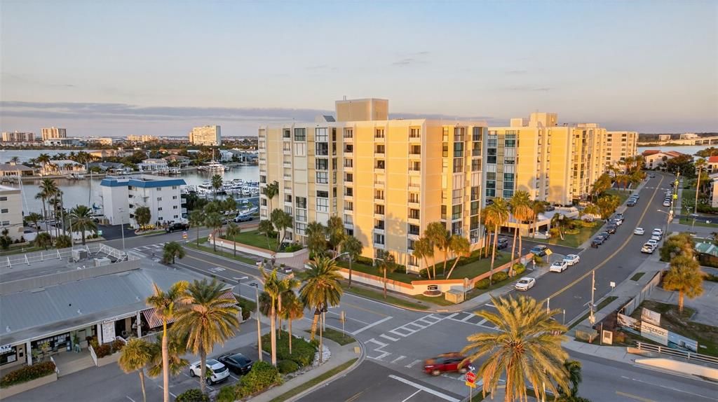 待售: $410,000 (2 贝兹, 2 浴室, 1310 平方英尺)