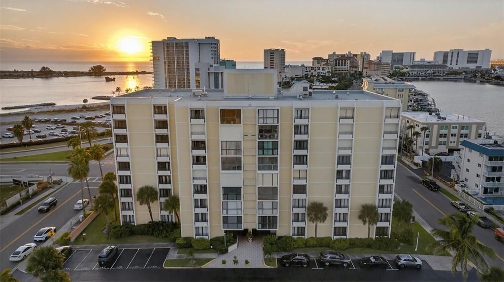 待售: $410,000 (2 贝兹, 2 浴室, 1310 平方英尺)