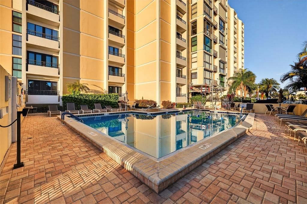 待售: $410,000 (2 贝兹, 2 浴室, 1310 平方英尺)