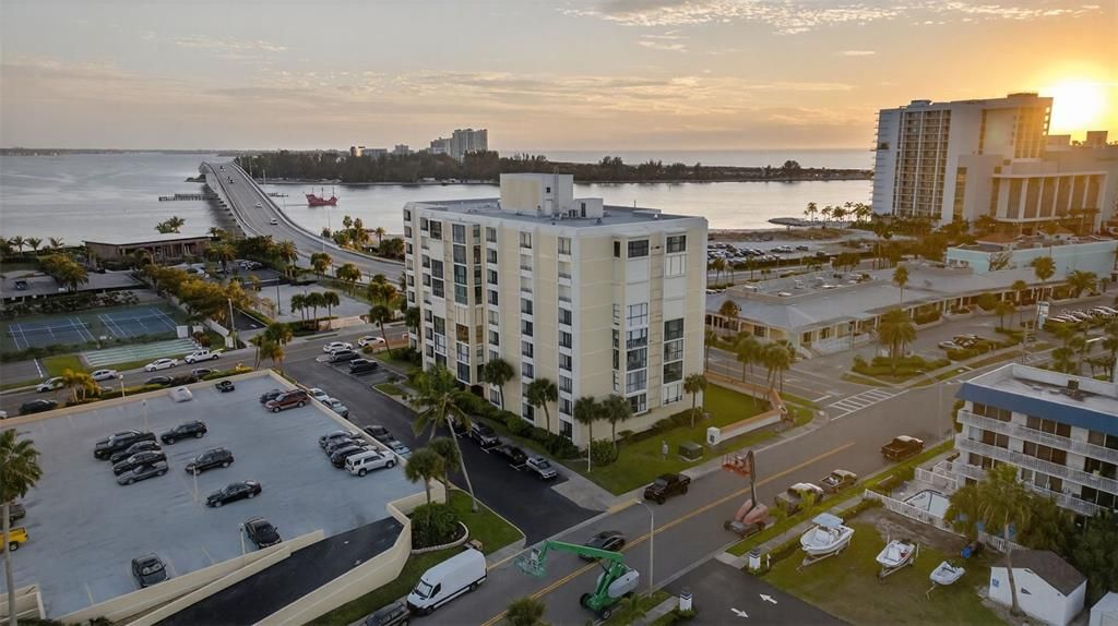 待售: $410,000 (2 贝兹, 2 浴室, 1310 平方英尺)