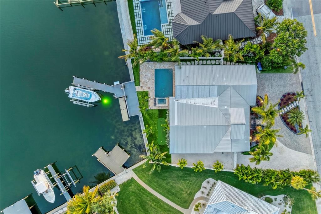 For Sale: $3,950,000 (3 beds, 3 baths, 2645 Square Feet)