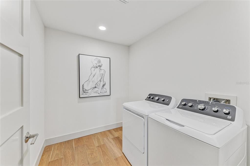 For Sale: $3,950,000 (3 beds, 3 baths, 2645 Square Feet)