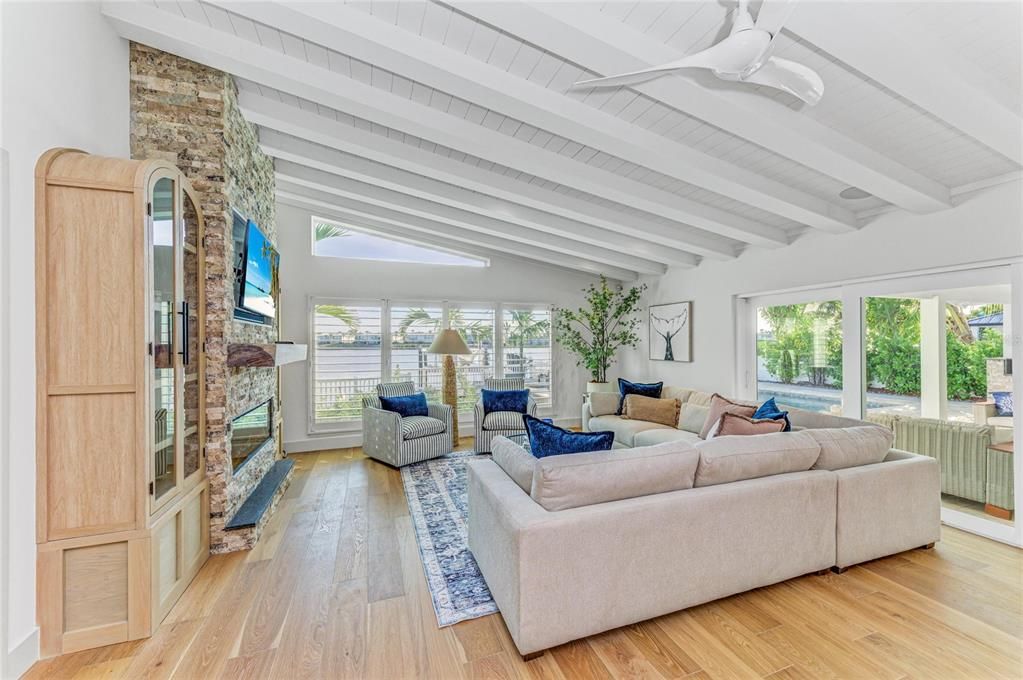 For Sale: $3,950,000 (3 beds, 3 baths, 2645 Square Feet)