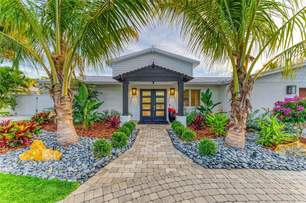 For Sale: $3,950,000 (3 beds, 3 baths, 2645 Square Feet)