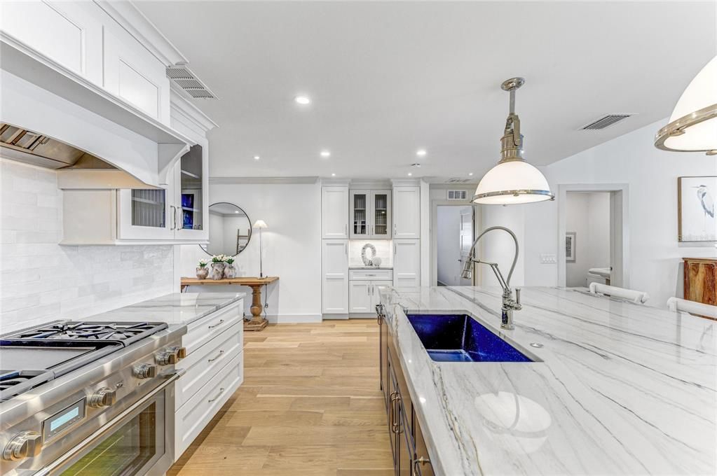 For Sale: $3,950,000 (3 beds, 3 baths, 2645 Square Feet)