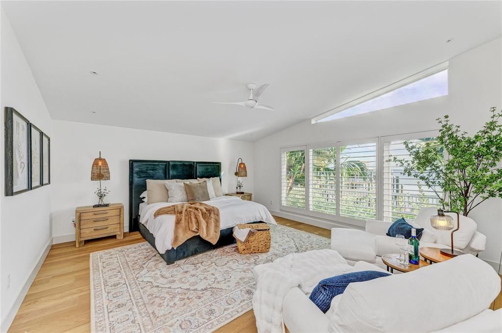 For Sale: $3,950,000 (3 beds, 3 baths, 2645 Square Feet)