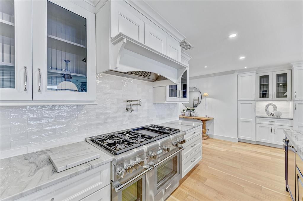 For Sale: $3,950,000 (3 beds, 3 baths, 2645 Square Feet)