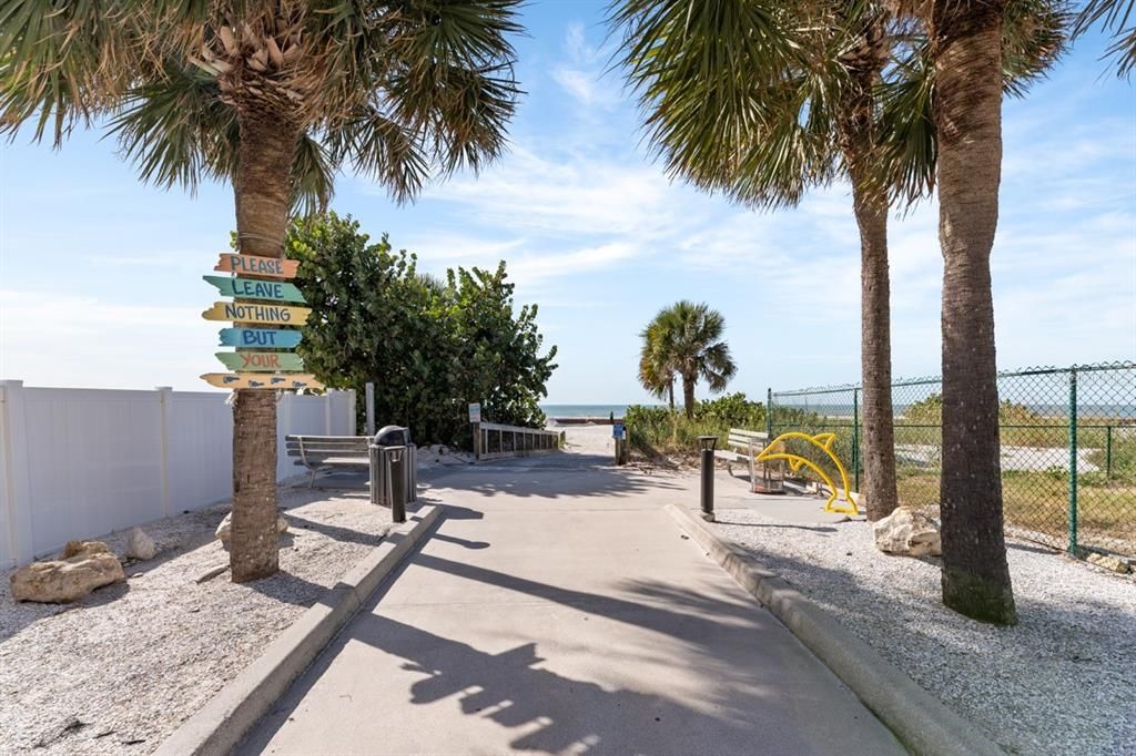 En Venta: $657,000 (3 camas, 3 baños, 1462 Pies cuadrados)