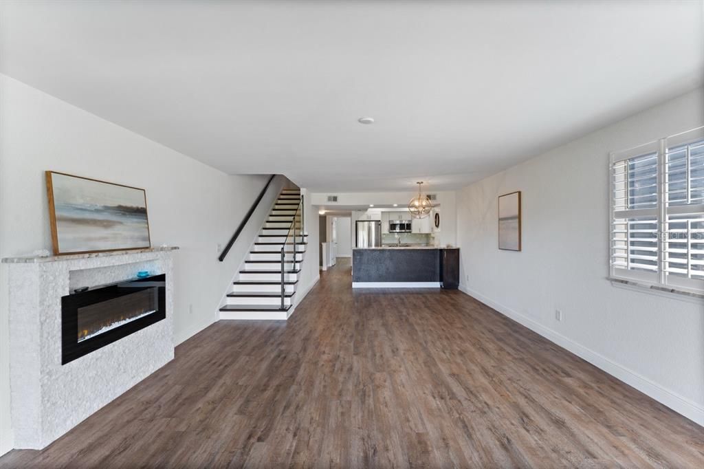 En Venta: $657,000 (3 camas, 3 baños, 1462 Pies cuadrados)