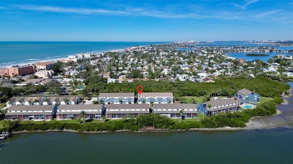 En Venta: $657,000 (3 camas, 3 baños, 1462 Pies cuadrados)