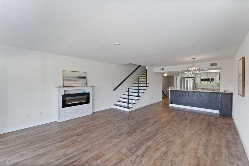 En Venta: $657,000 (3 camas, 3 baños, 1462 Pies cuadrados)