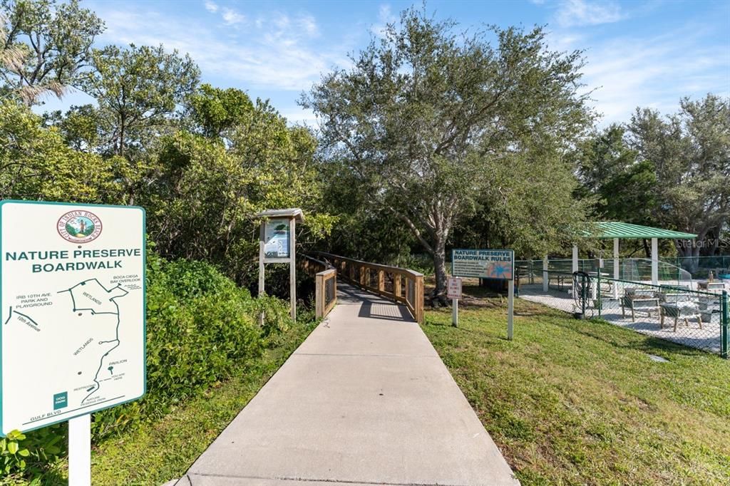 En Venta: $657,000 (3 camas, 3 baños, 1462 Pies cuadrados)