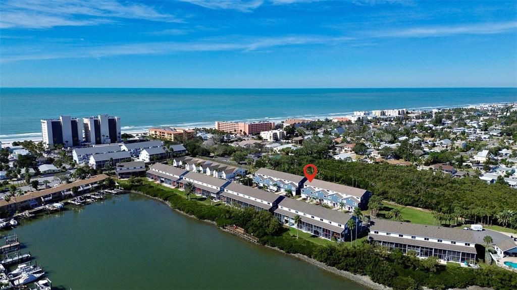 En Venta: $657,000 (3 camas, 3 baños, 1462 Pies cuadrados)