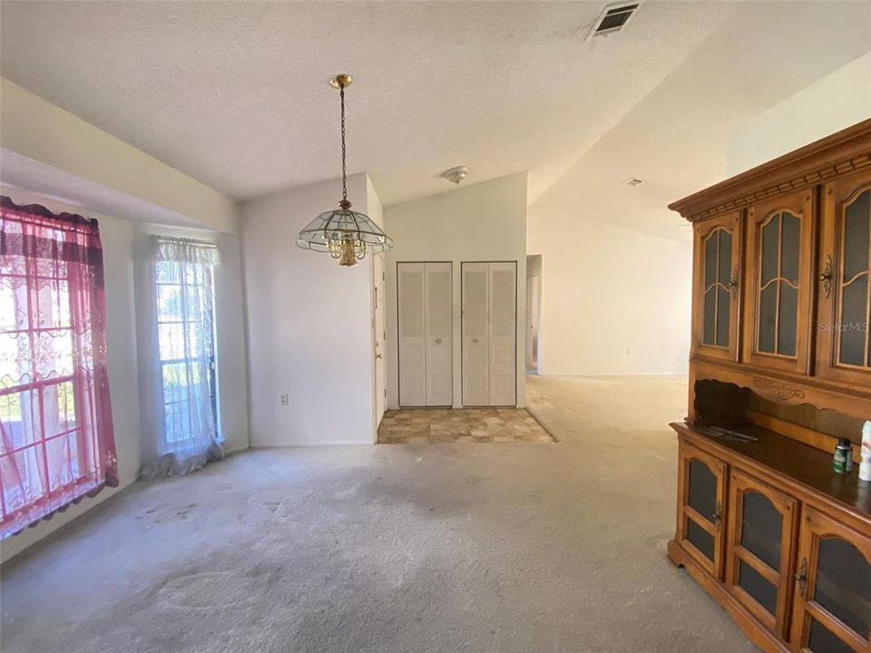 待售: $210,000 (3 贝兹, 2 浴室, 1562 平方英尺)